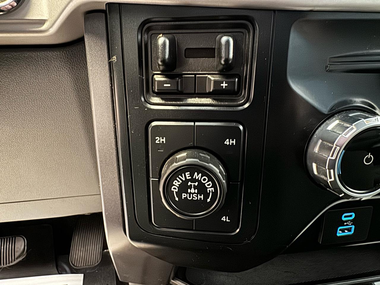 Ford F-150 4WD SuperCrew 150" XLT 2023