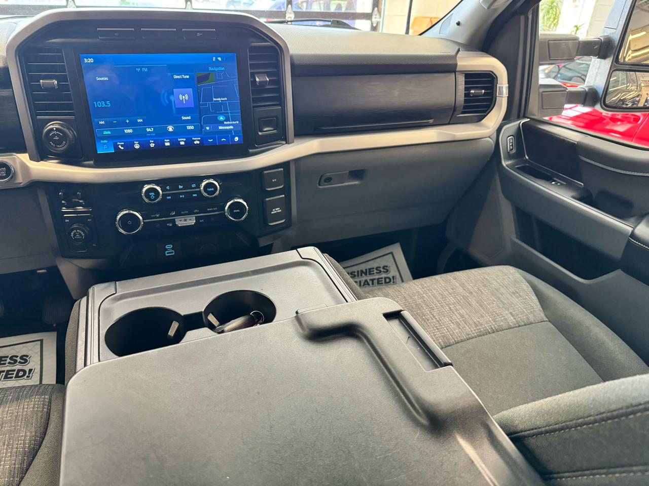 Ford F-150 4WD SuperCrew 150" XLT 2023
