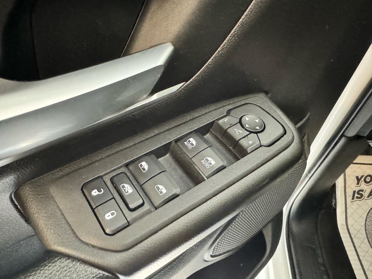 RAM 1500 Big Horn 4x4 Crew Cab 5'7" Box 2025