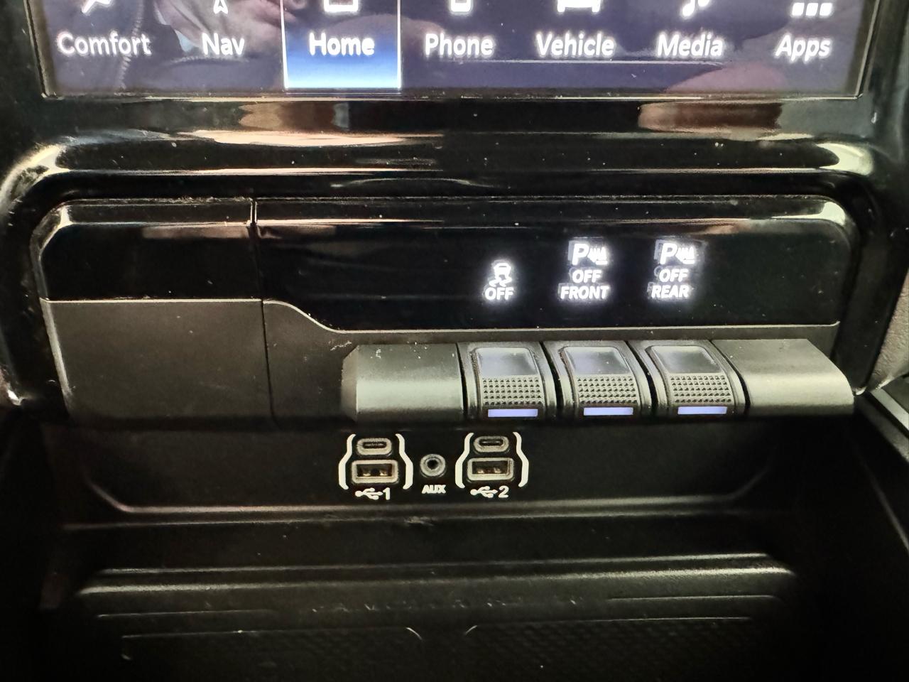 RAM 1500 Big Horn 4x4 Crew Cab 5'7" Box 2025