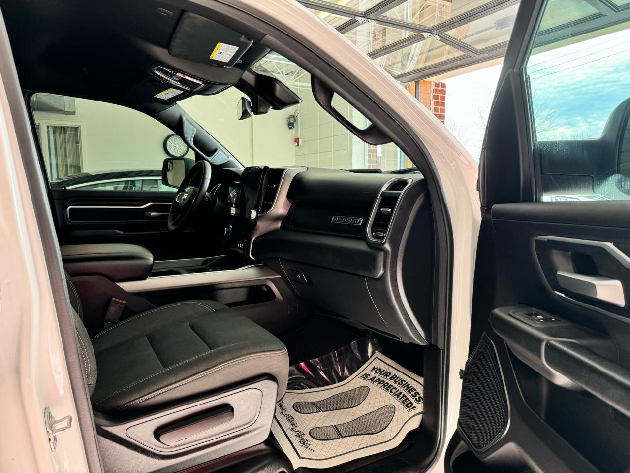 RAM 1500 Big Horn 4x4 Crew Cab 5'7" Box 2025