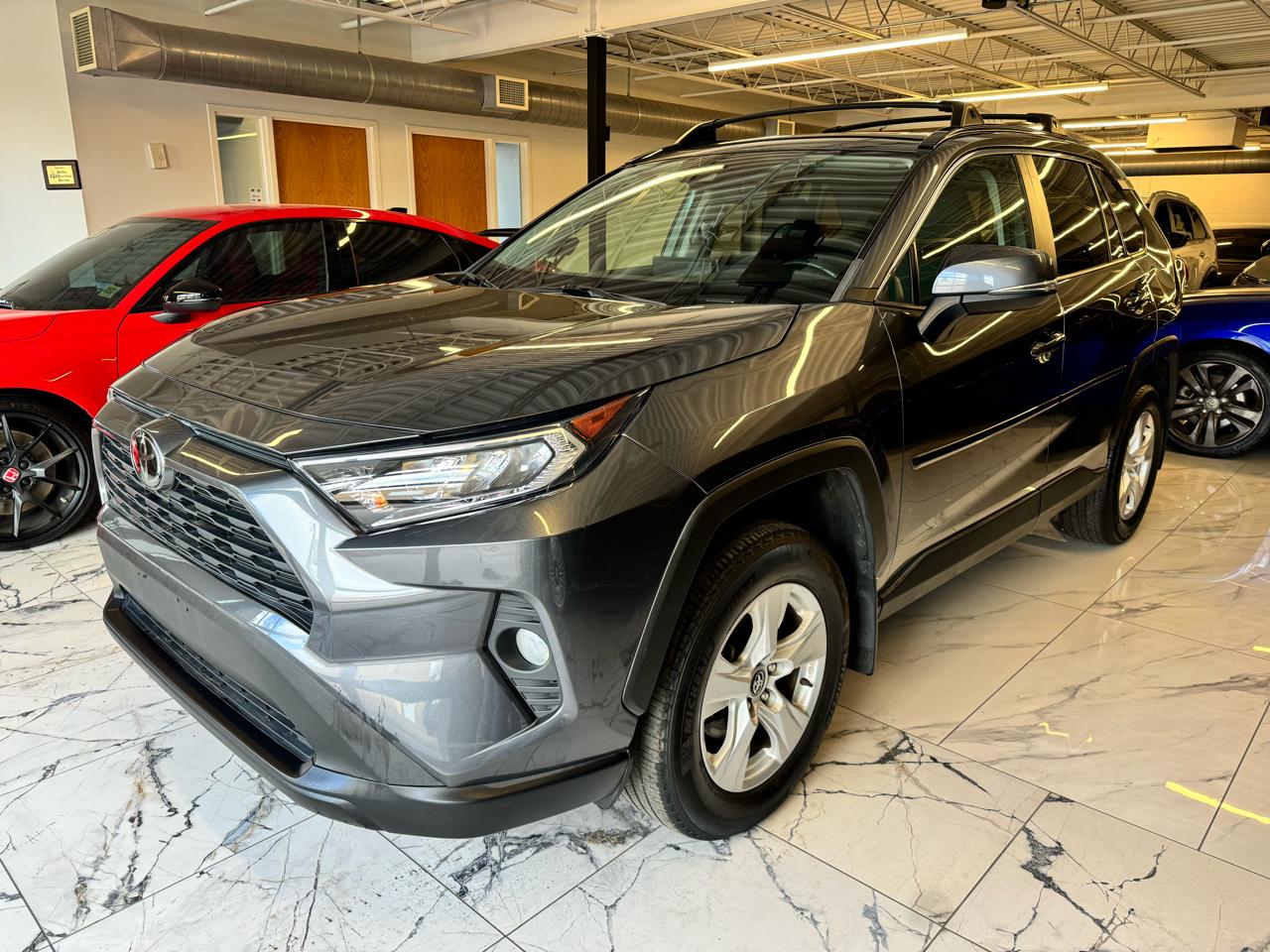 Toyota RAV4 XLE AWD (Natl) 2021
