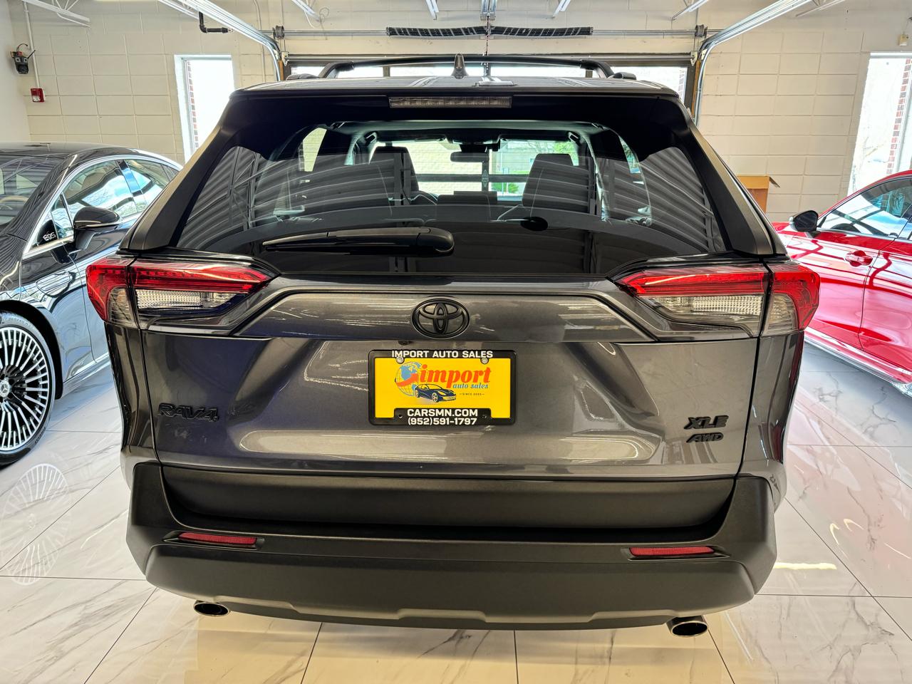 Toyota RAV4 XLE AWD (Natl) 2021