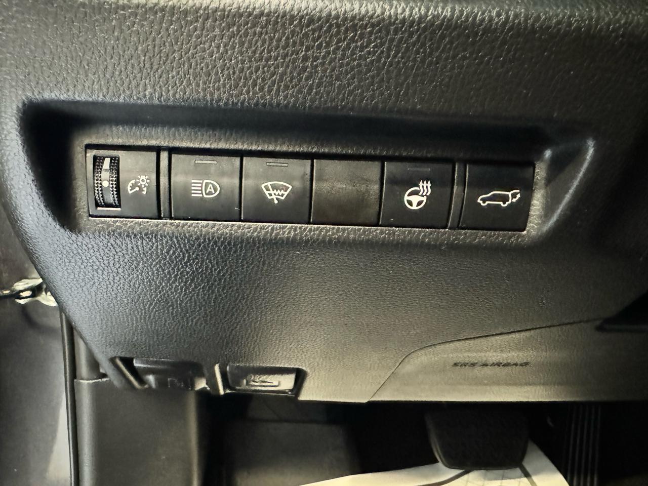 Toyota RAV4 XLE AWD (Natl) 2021