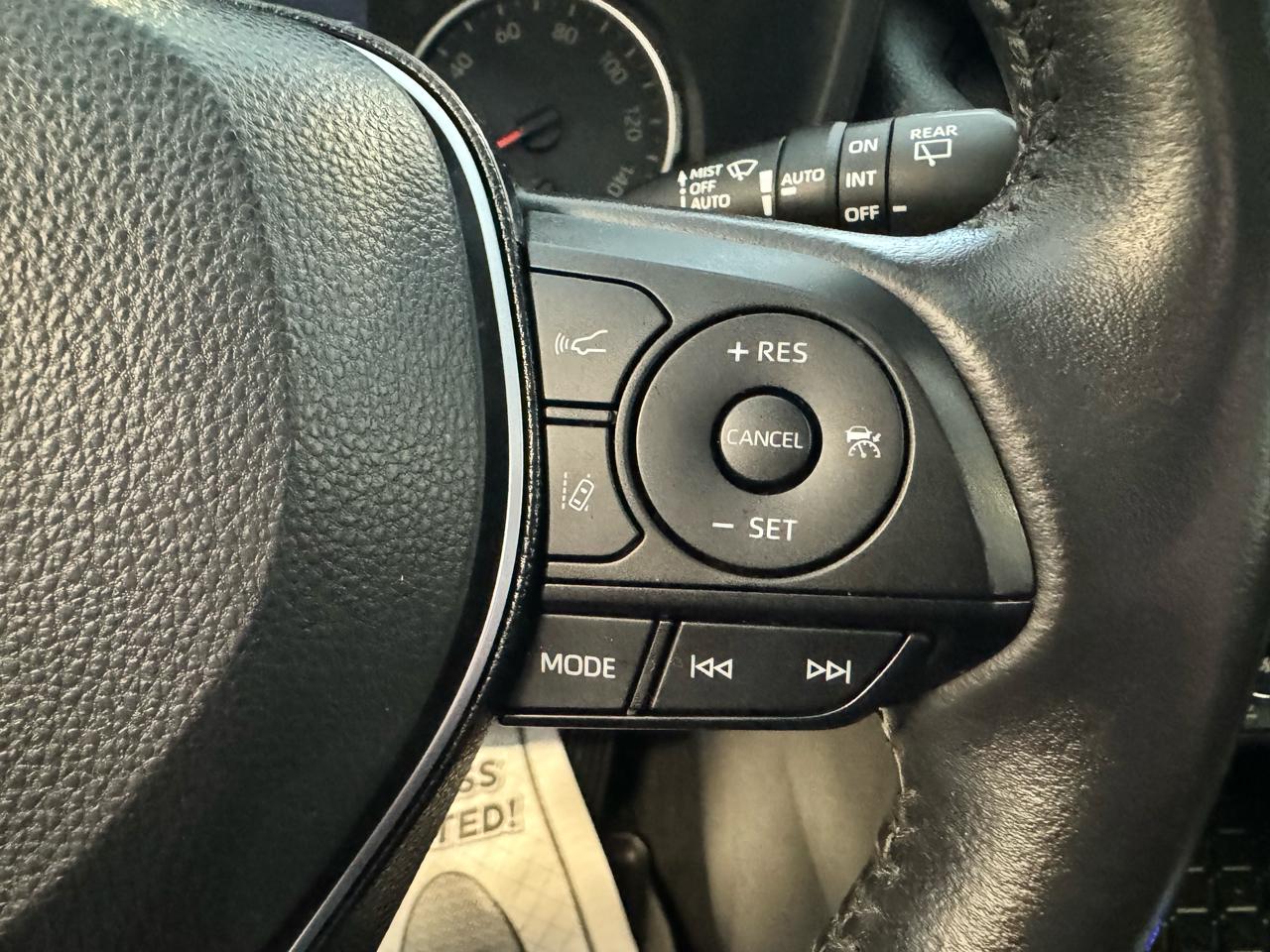 Toyota RAV4 XLE AWD (Natl) 2021