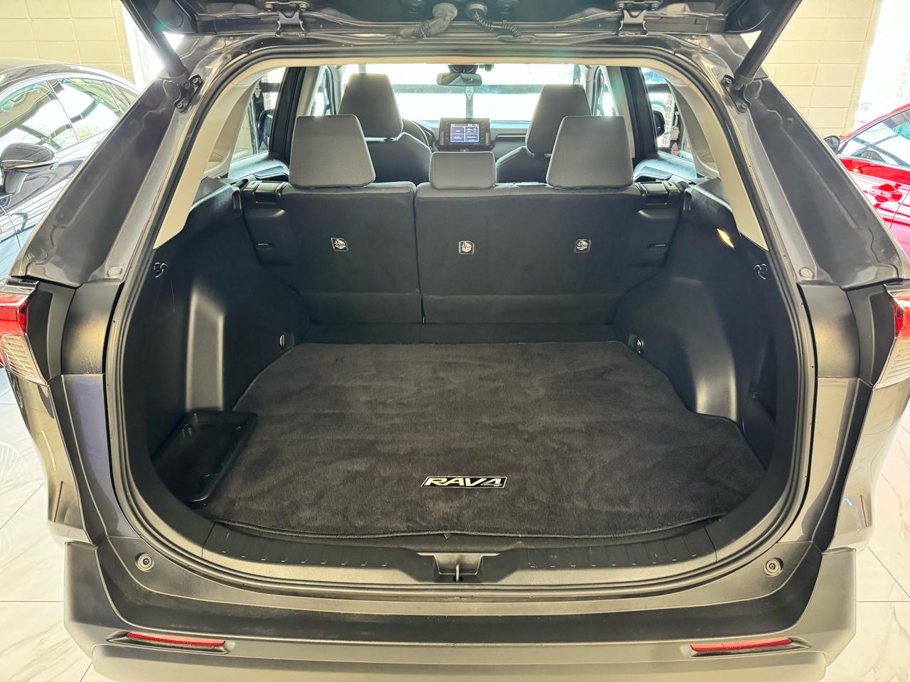 Toyota RAV4 XLE AWD (Natl) 2021