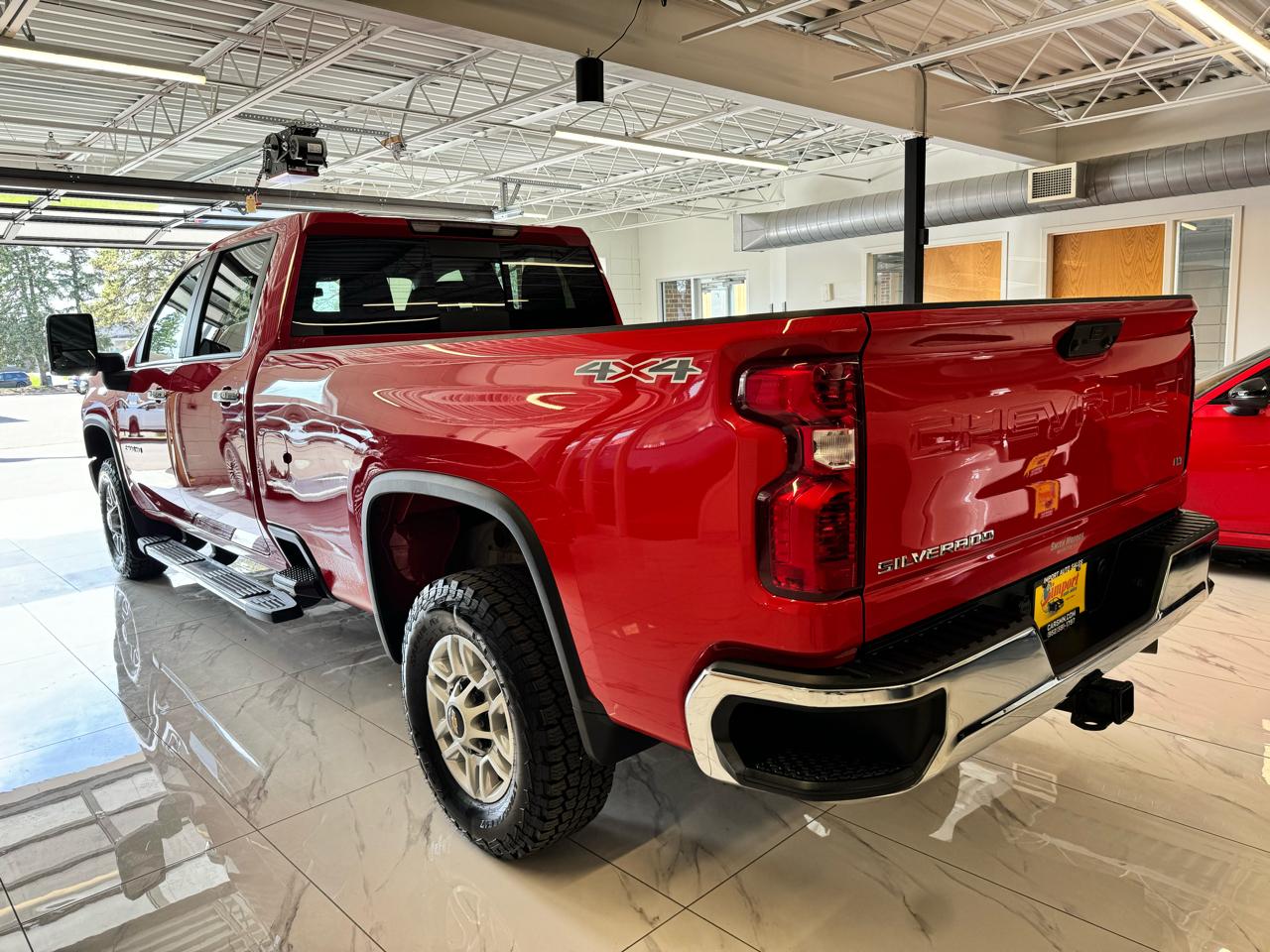 Chevrolet Silverado 2500HD 4WD Crew Cab 172" LT 2023