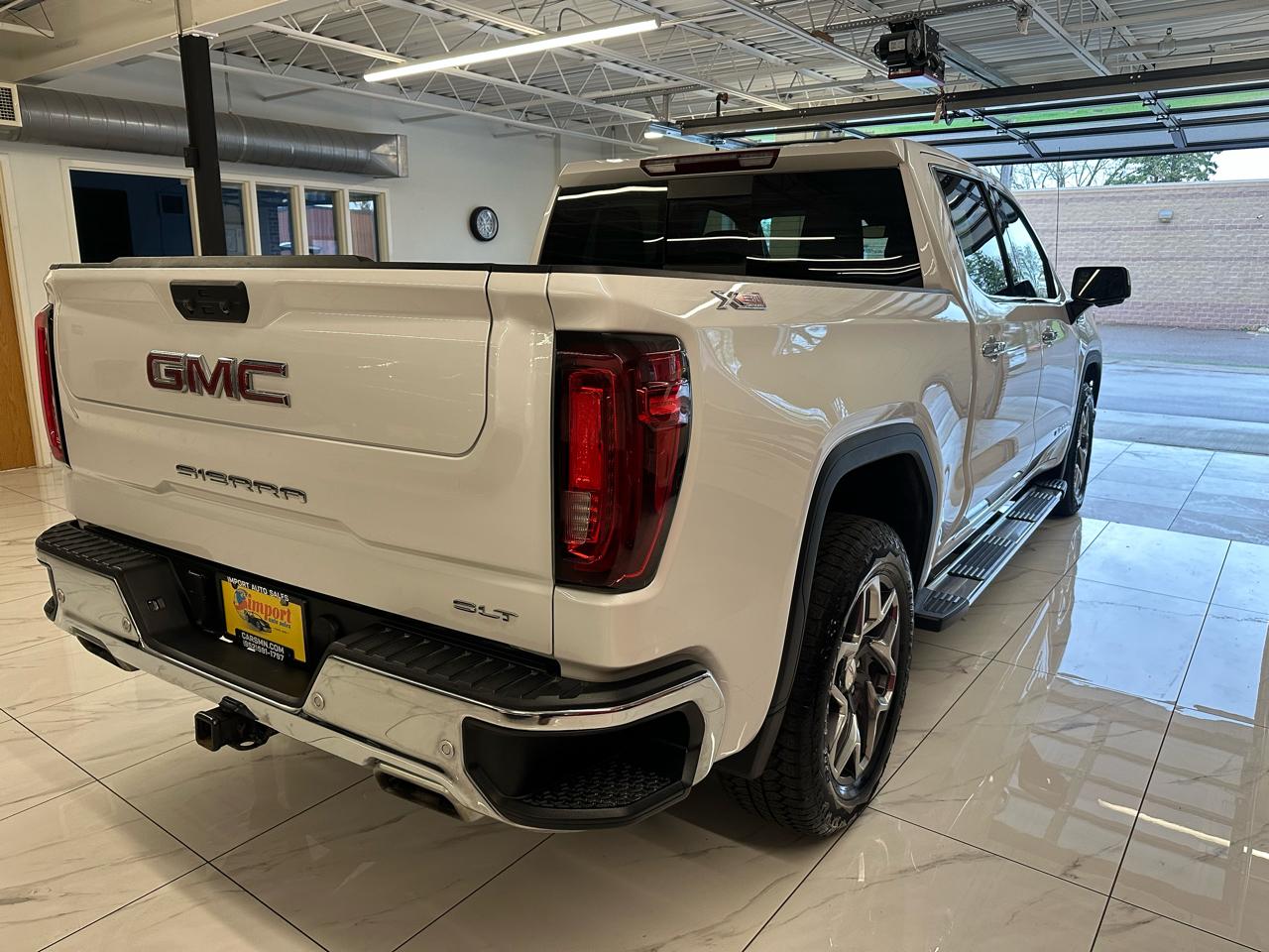 GMC Sierra 1500 4WD Crew Cab 147" SLT 2025