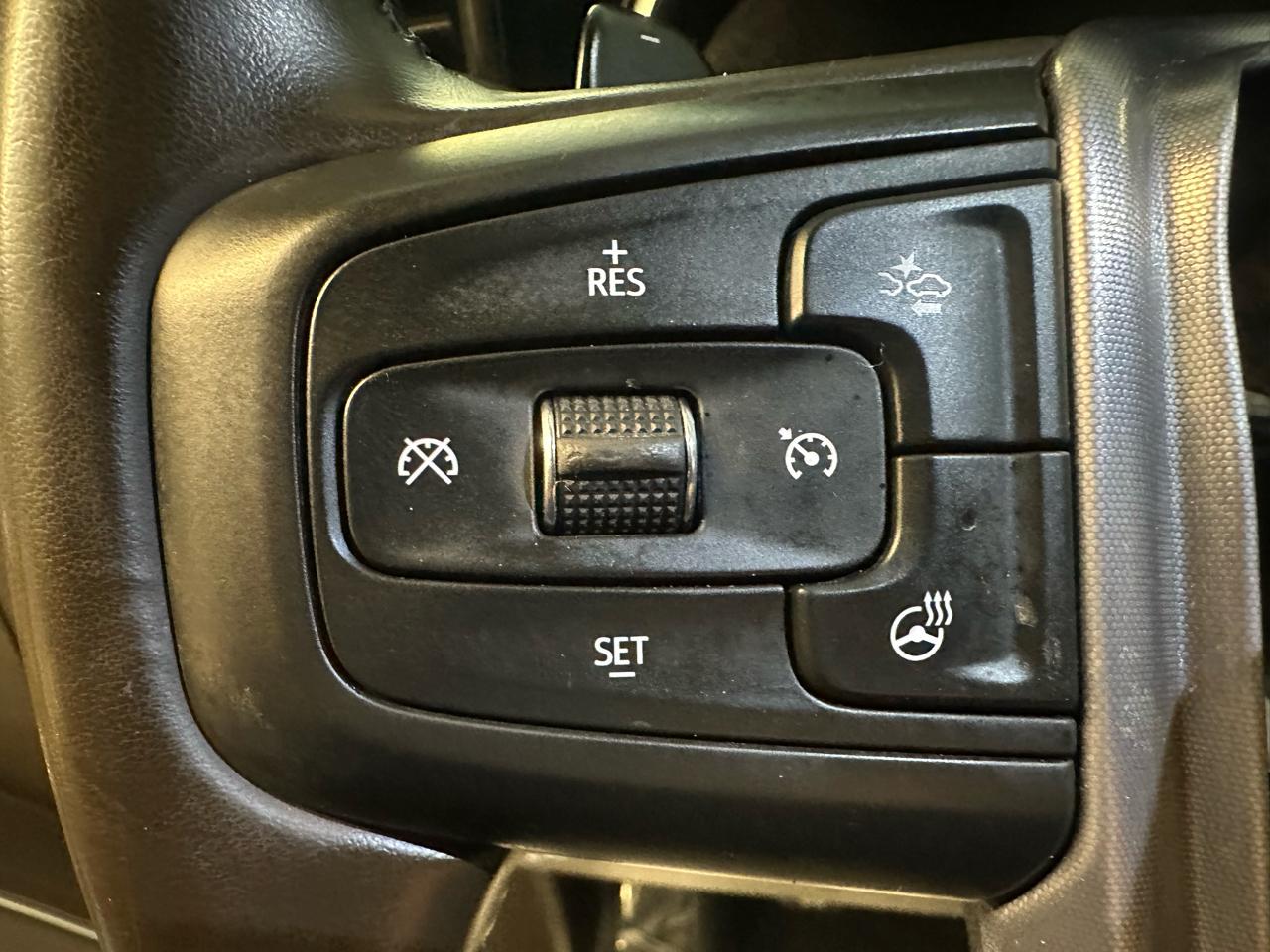 GMC Sierra 1500 4WD Crew Cab 147" SLT 2025