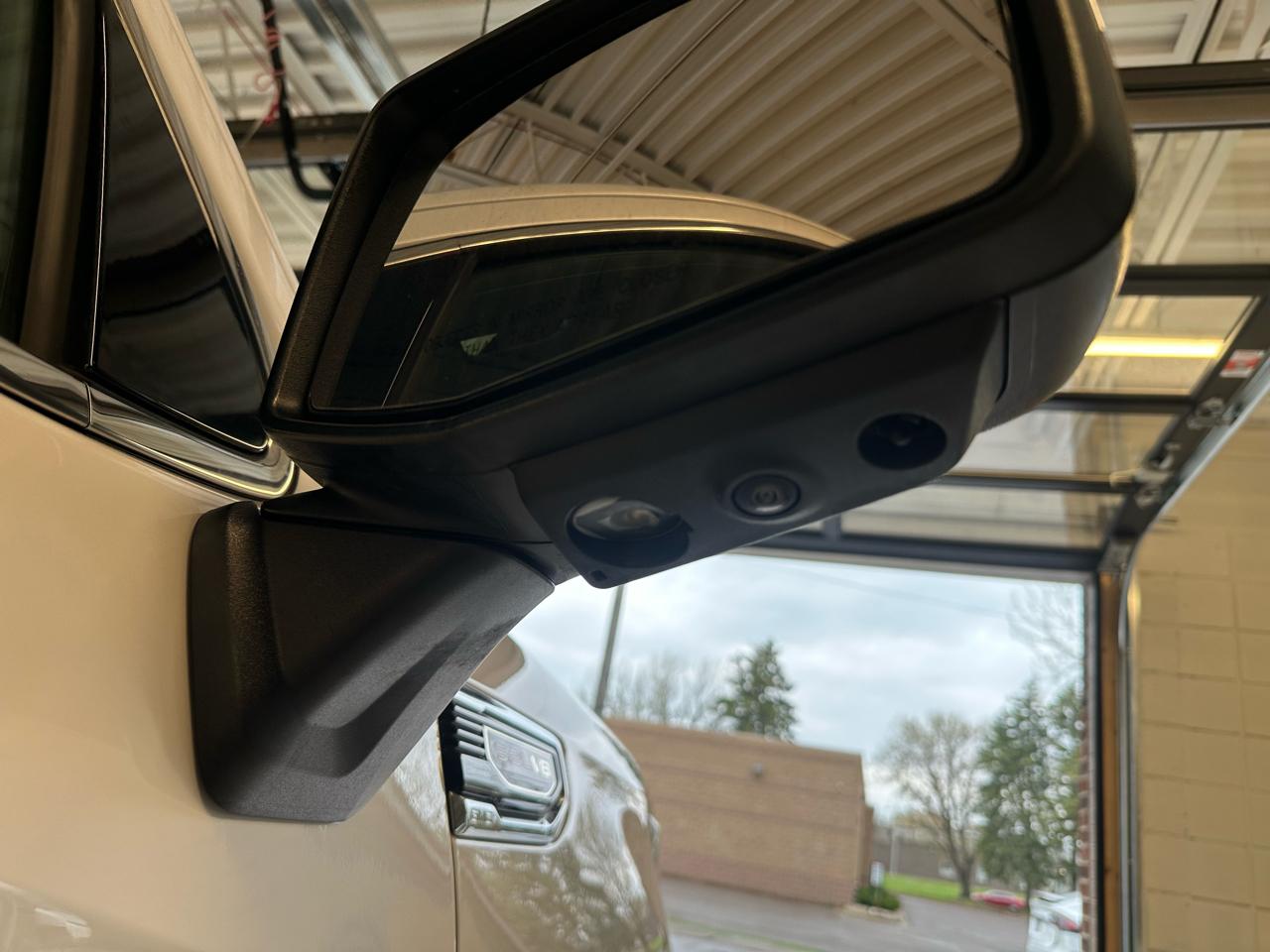 GMC Sierra 1500 4WD Crew Cab 147" SLT 2025