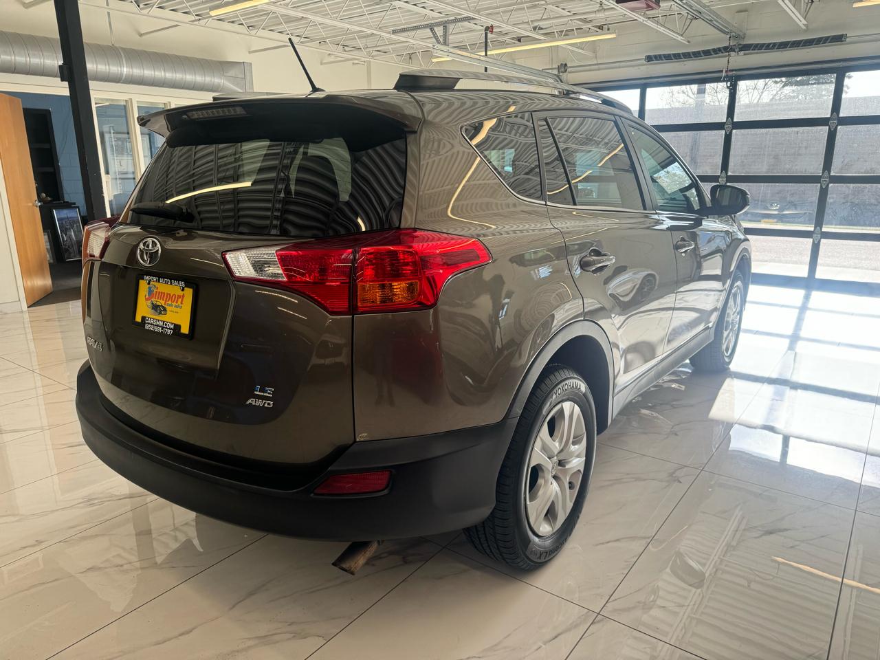 Toyota RAV4 AWD 4dr LE (Natl) 2015