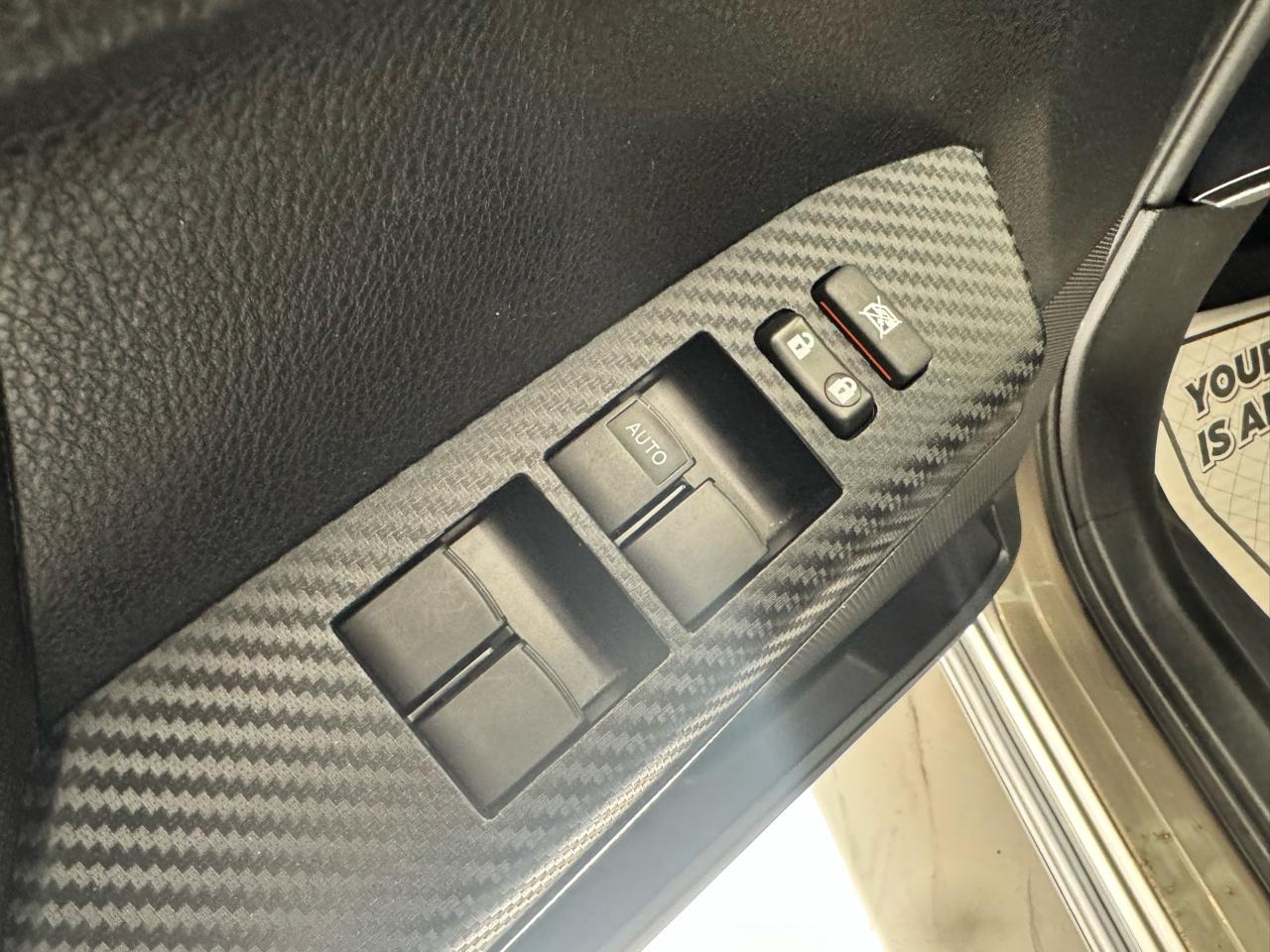 Toyota RAV4 AWD 4dr LE (Natl) 2015