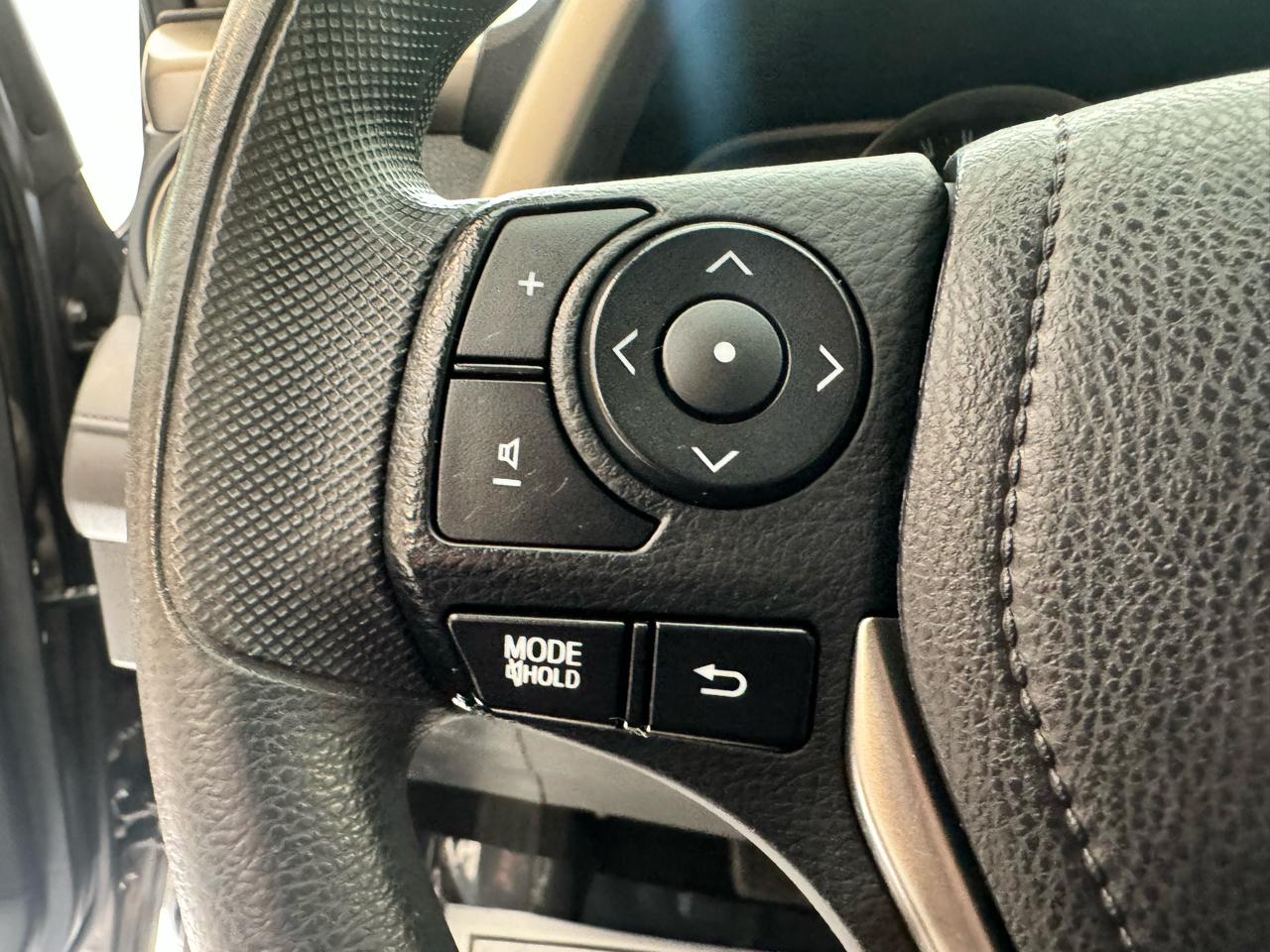 Toyota RAV4 AWD 4dr LE (Natl) 2015