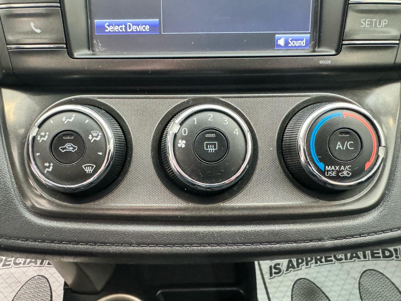 Toyota RAV4 AWD 4dr LE (Natl) 2015