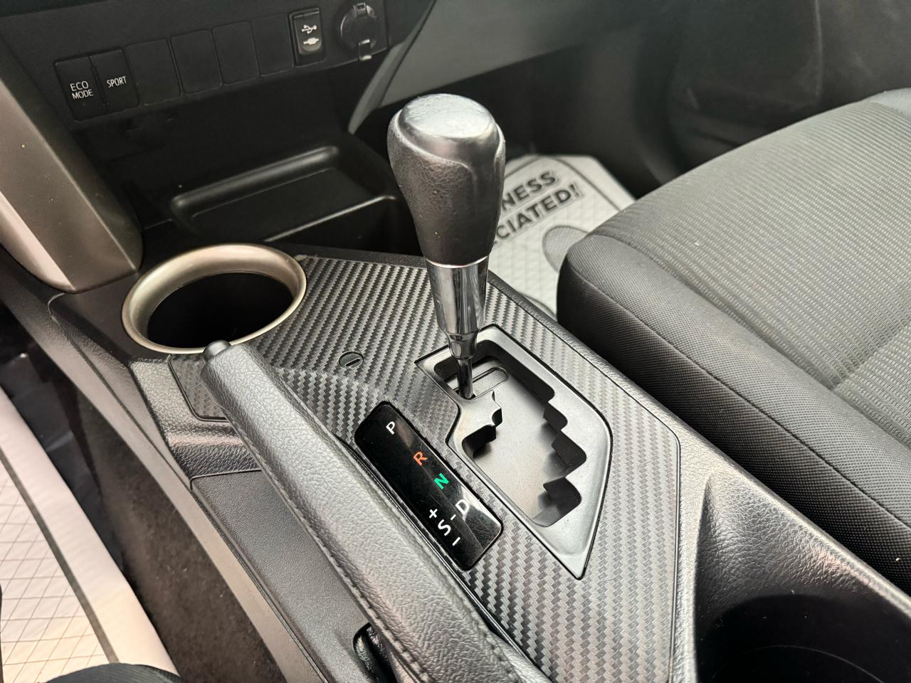 Toyota RAV4 AWD 4dr LE (Natl) 2015