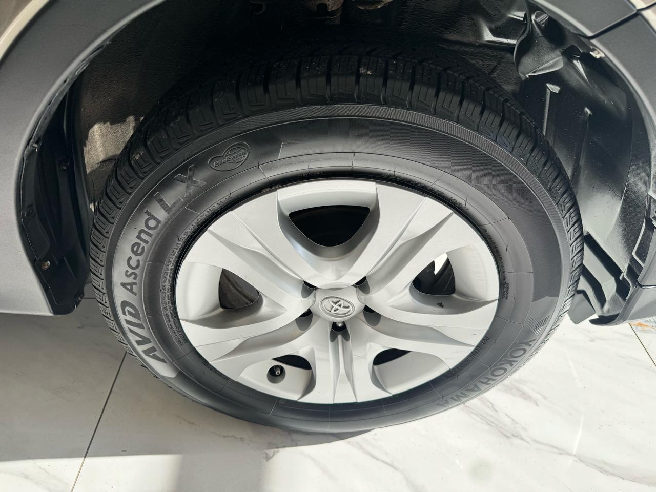 Toyota RAV4 AWD 4dr LE (Natl) 2015