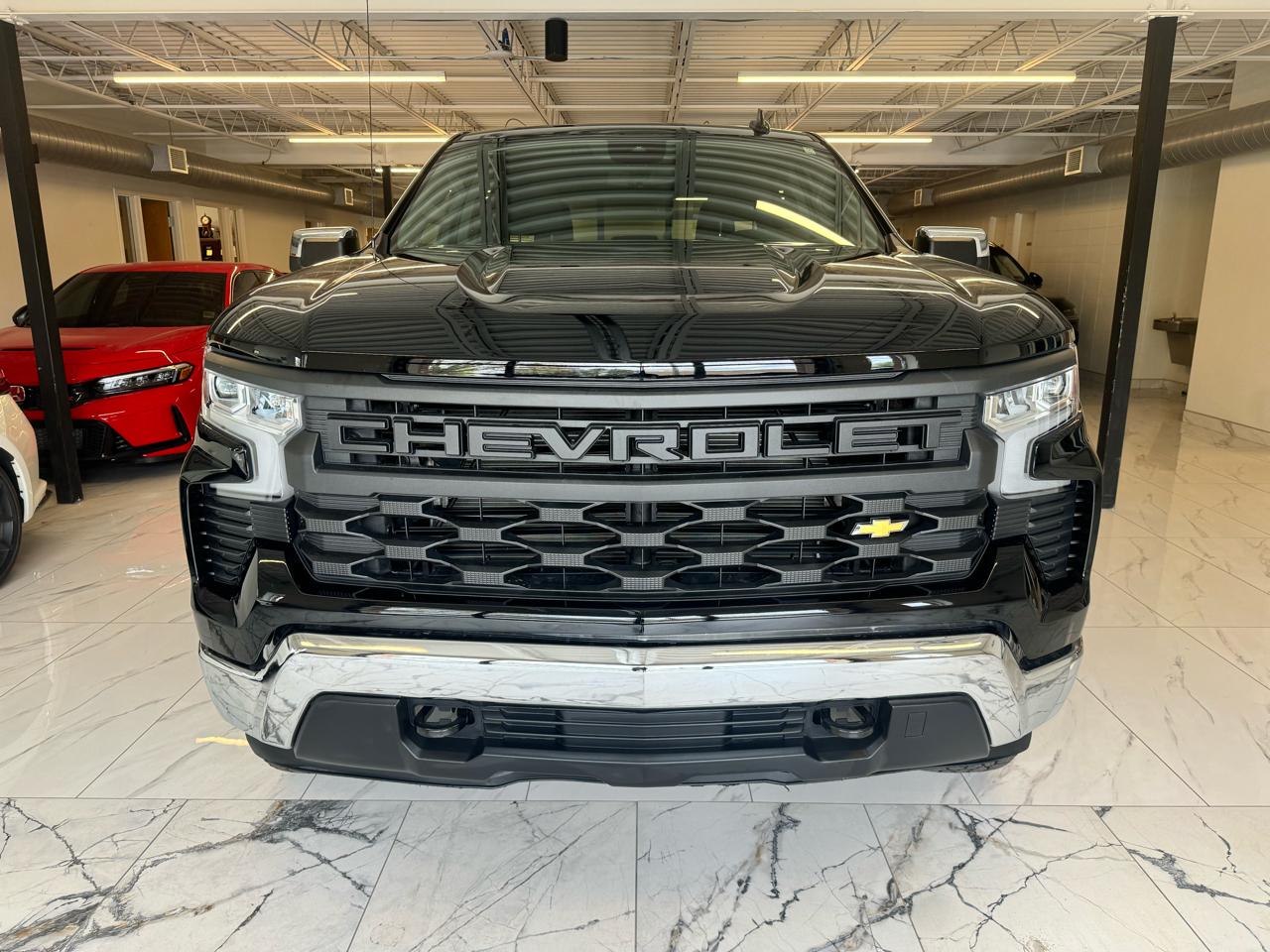 Chevrolet Silverado 1500 4WD Crew Cab 147" LT w/1LT 2025