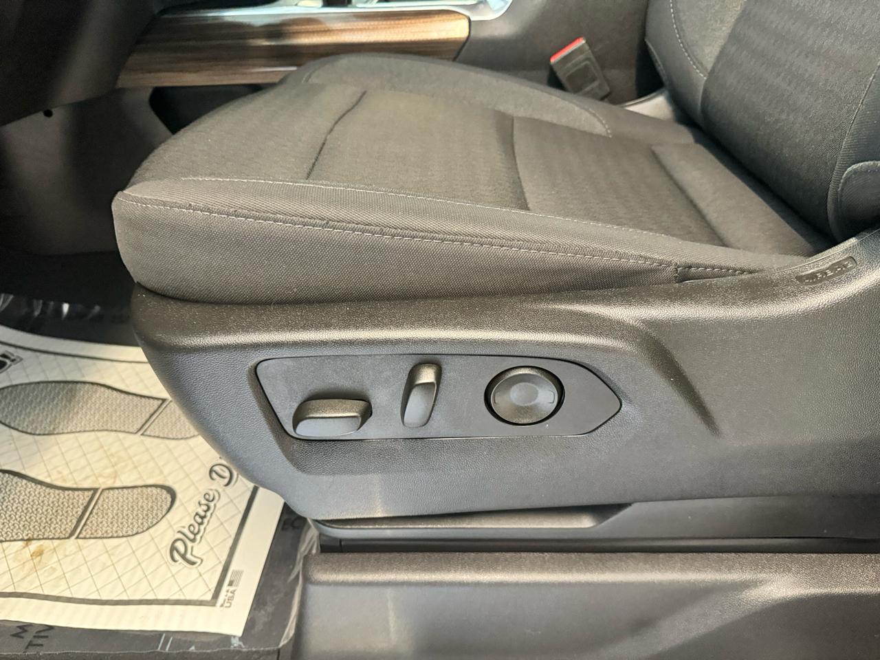 Chevrolet Silverado 1500 4WD Crew Cab 147" LT w/1LT 2025