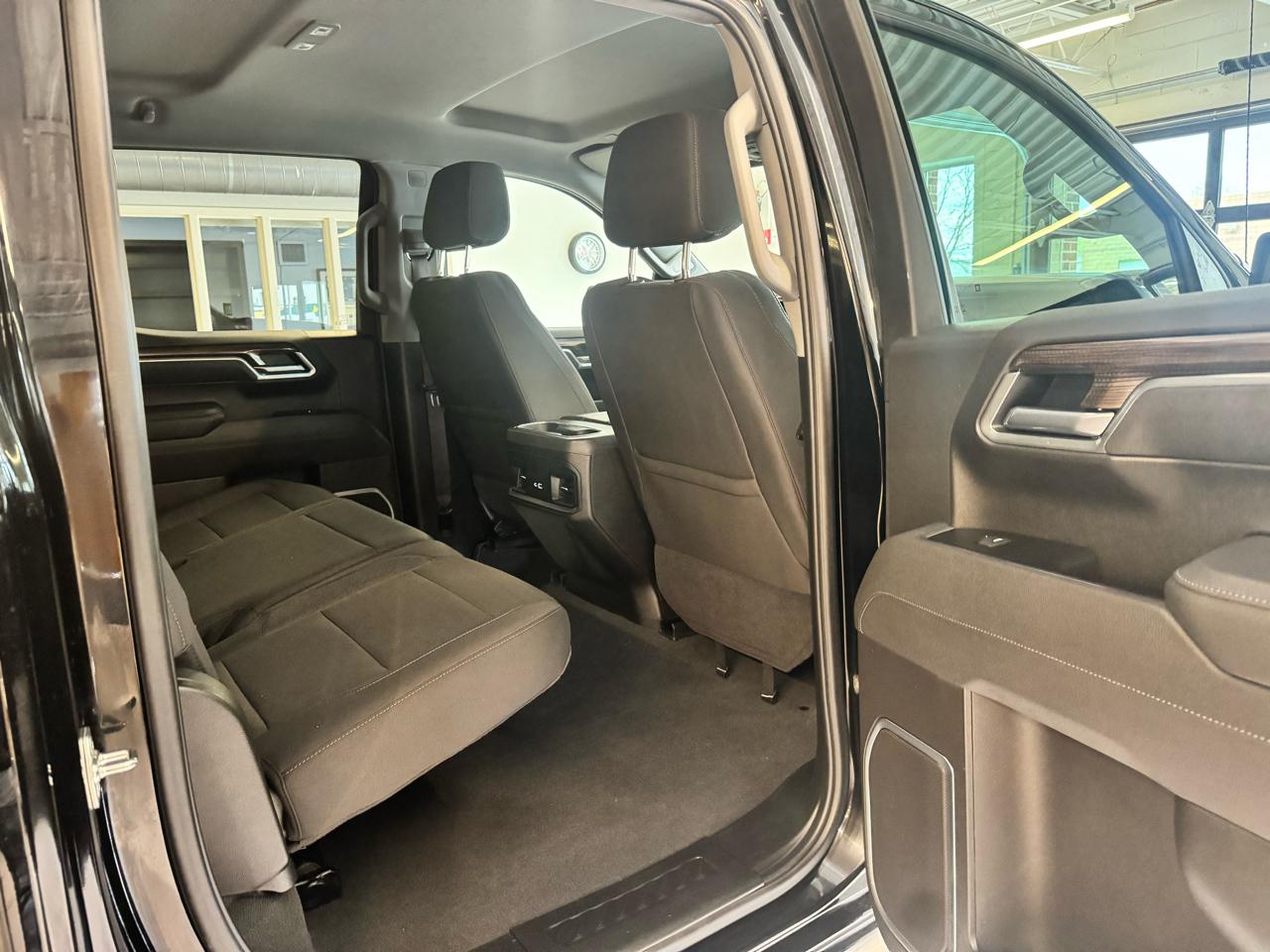 Chevrolet Silverado 1500 4WD Crew Cab 147" LT w/1LT 2025