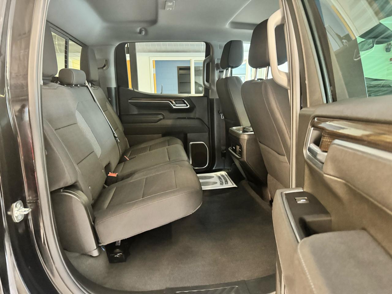 Chevrolet Silverado 1500 4WD Crew Cab 147" LT w/1LT 2025