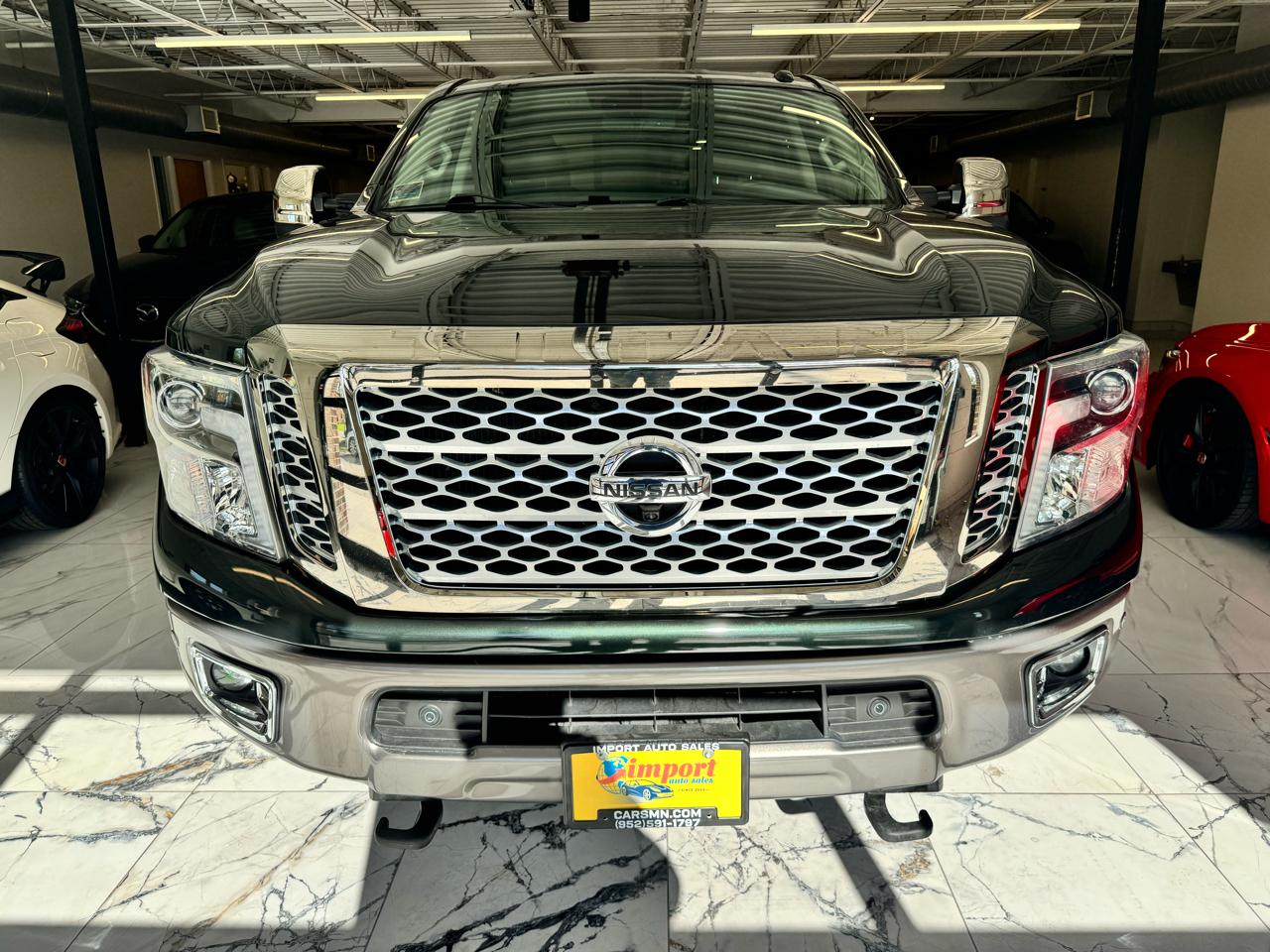 Nissan Titan XD 4x4 Gas Crew Cab Platinum Reserve 2019