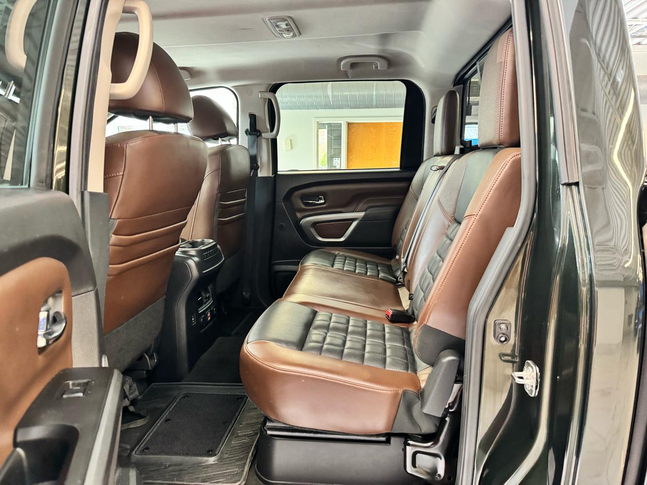 Nissan Titan XD 4x4 Gas Crew Cab Platinum Reserve 2019