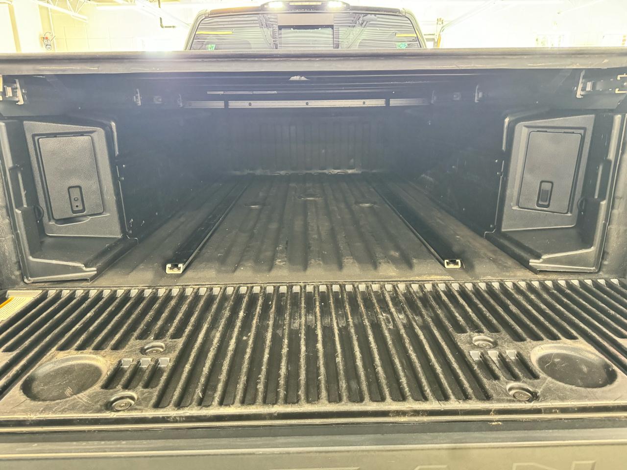 Nissan Titan XD 4x4 Gas Crew Cab Platinum Reserve 2019