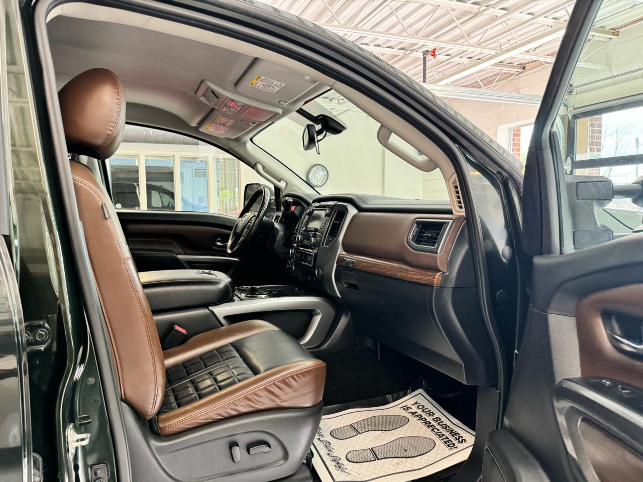 Nissan Titan XD 4x4 Gas Crew Cab Platinum Reserve 2019