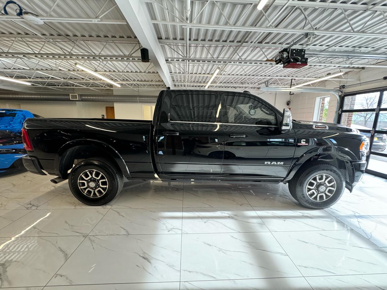 RAM 2500 Longhorn 4x4 Crew Cab 6'4" Box 2024