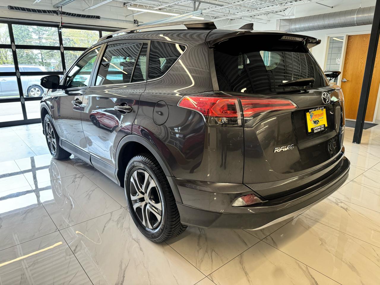 Toyota RAV4 AWD 4dr LE (Natl) 2016