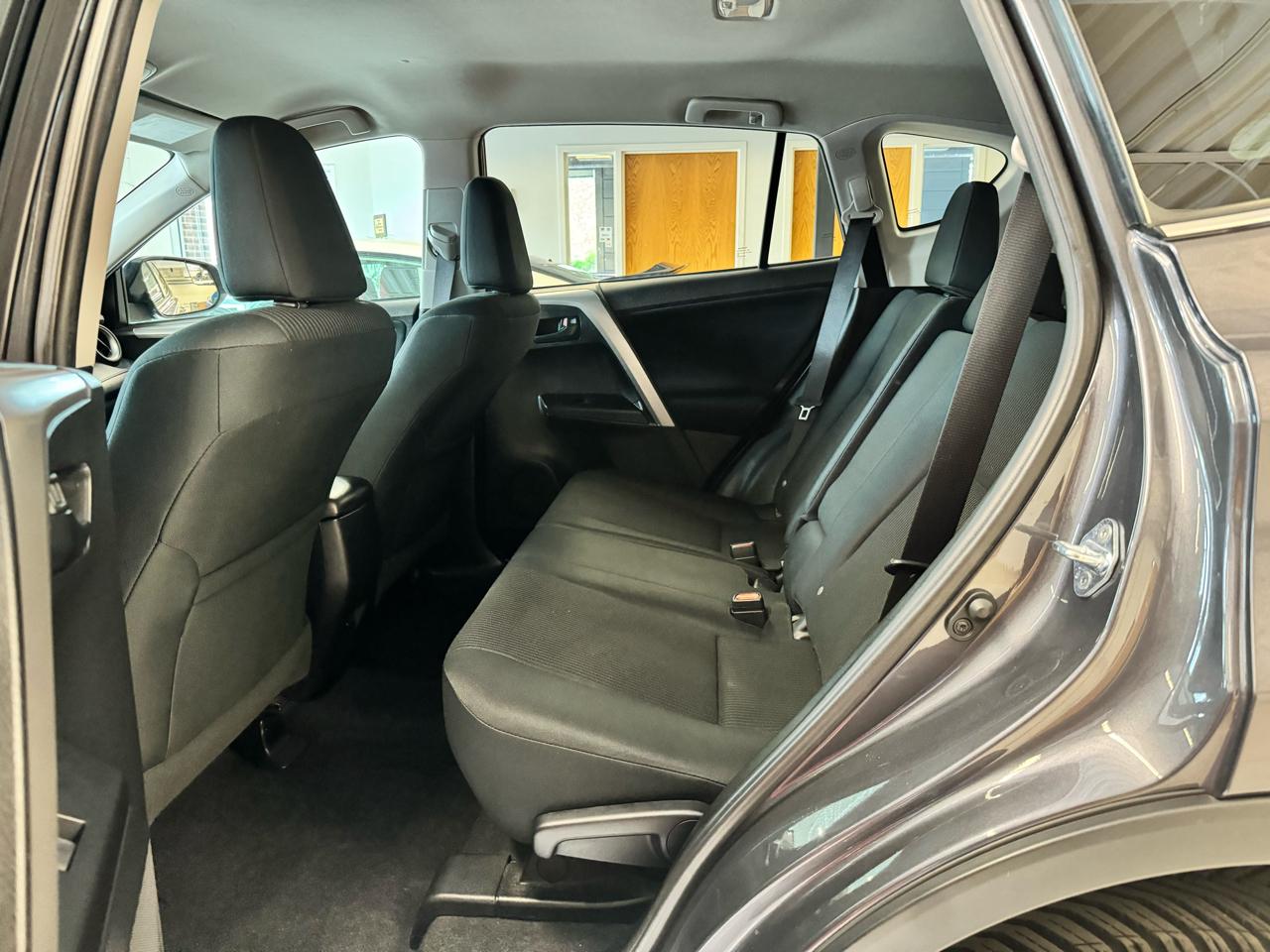 Toyota RAV4 AWD 4dr LE (Natl) 2016