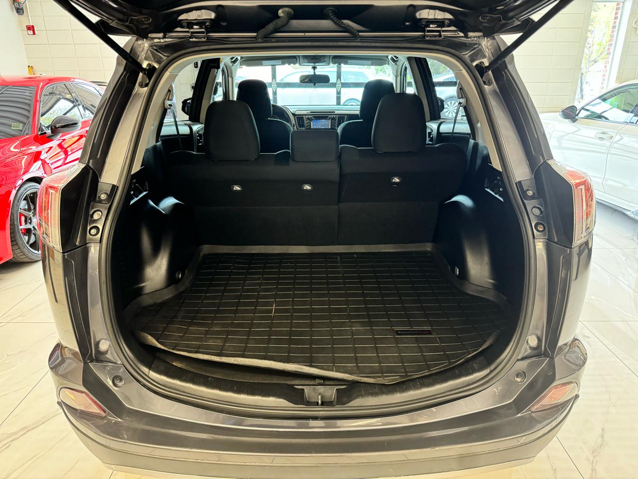 Toyota RAV4 AWD 4dr LE (Natl) 2016