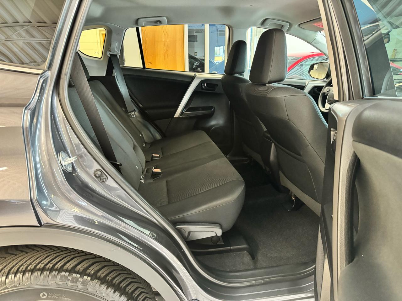 Toyota RAV4 AWD 4dr LE (Natl) 2016