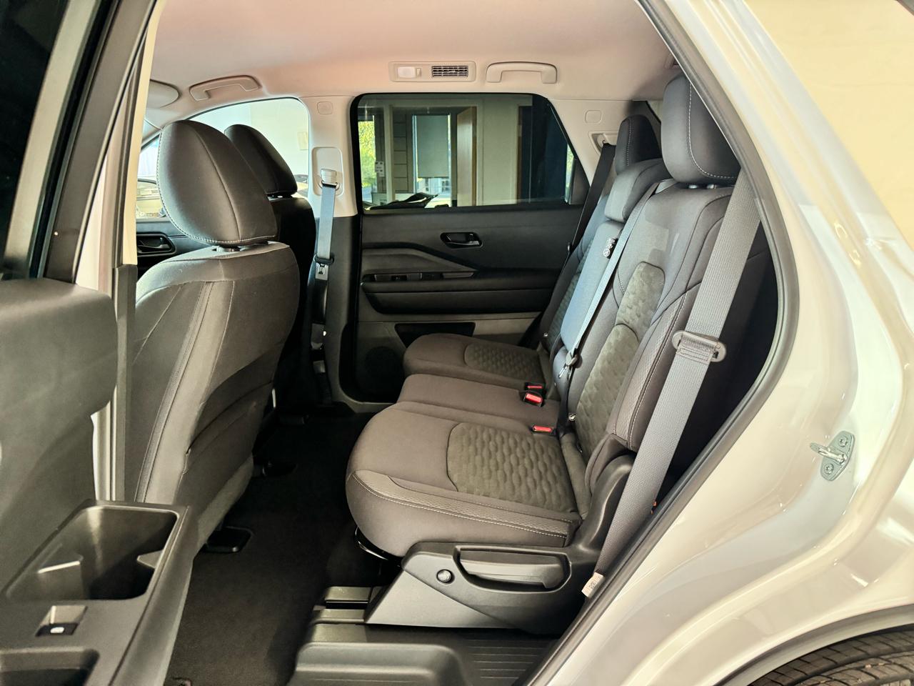 Nissan Pathfinder SV 4WD 2025