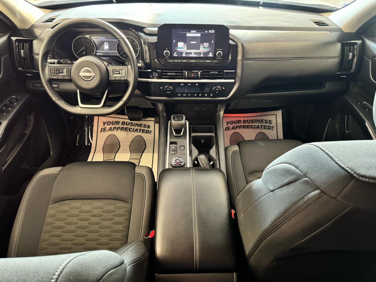 Nissan Pathfinder SV 4WD 2025