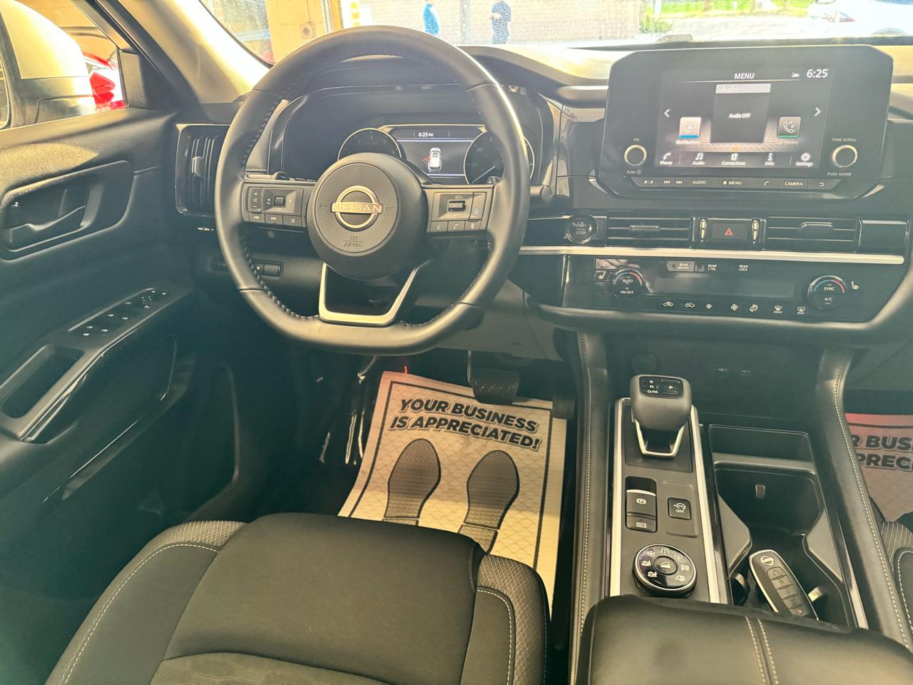 Nissan Pathfinder SV 4WD 2025