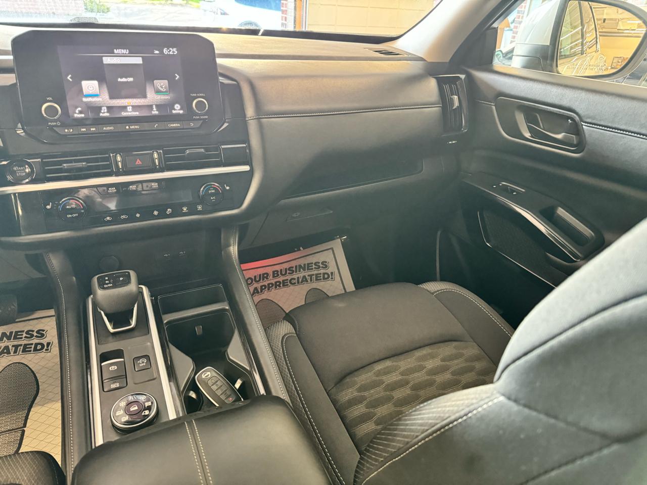 Nissan Pathfinder SV 4WD 2025