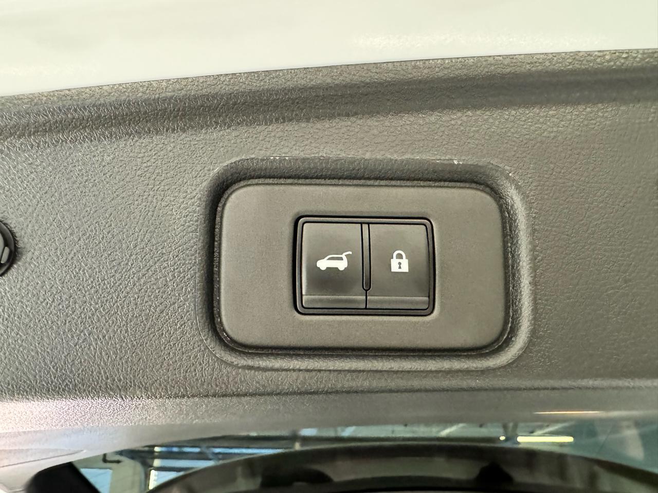 Nissan Pathfinder SV 4WD 2025