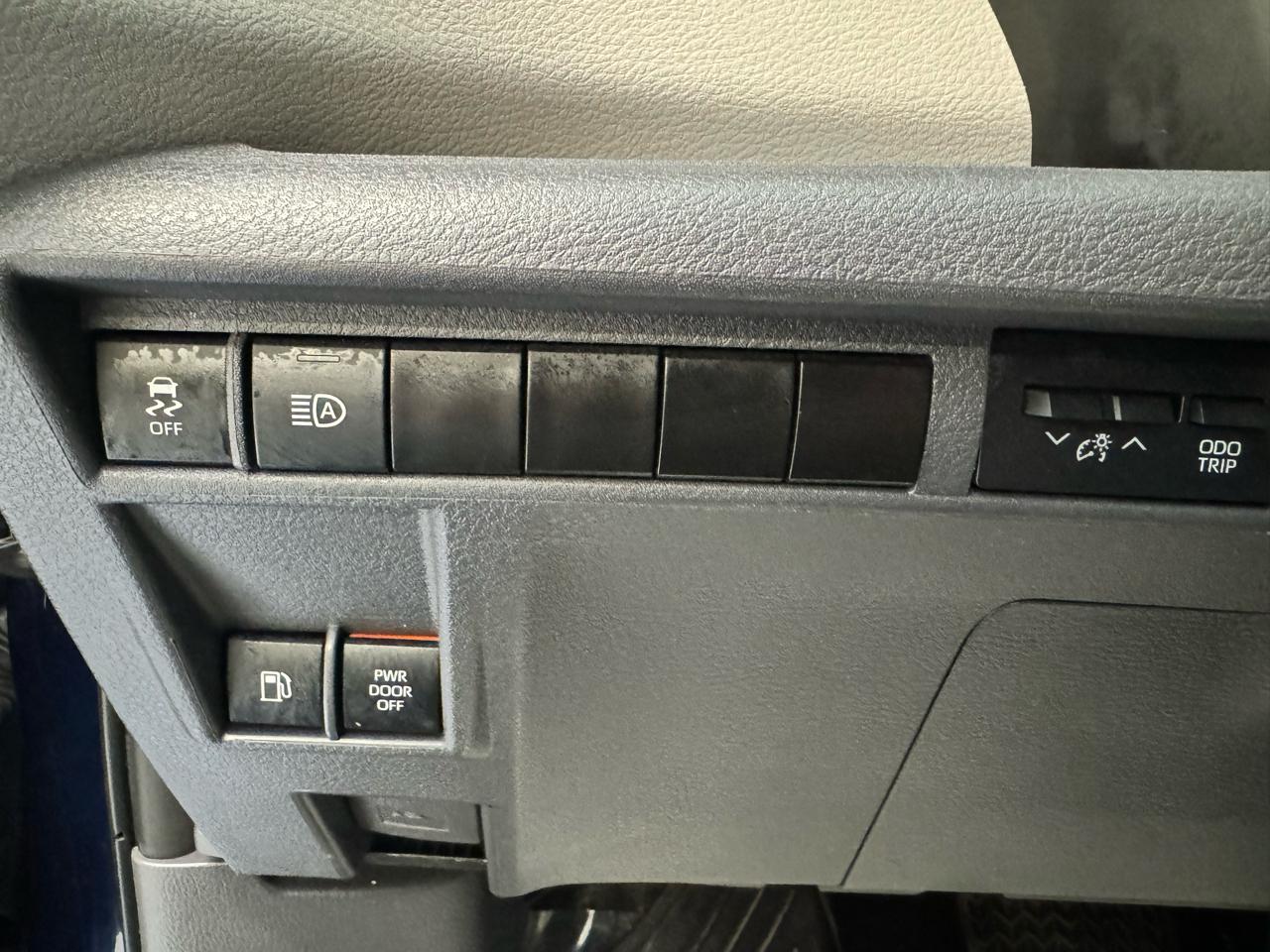 Toyota Sienna 5dr 7-Pass Van V6 XLE AWD (Natl) 2023