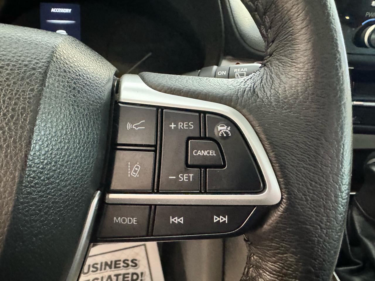 Toyota Sienna 5dr 7-Pass Van V6 XLE AWD (Natl) 2023