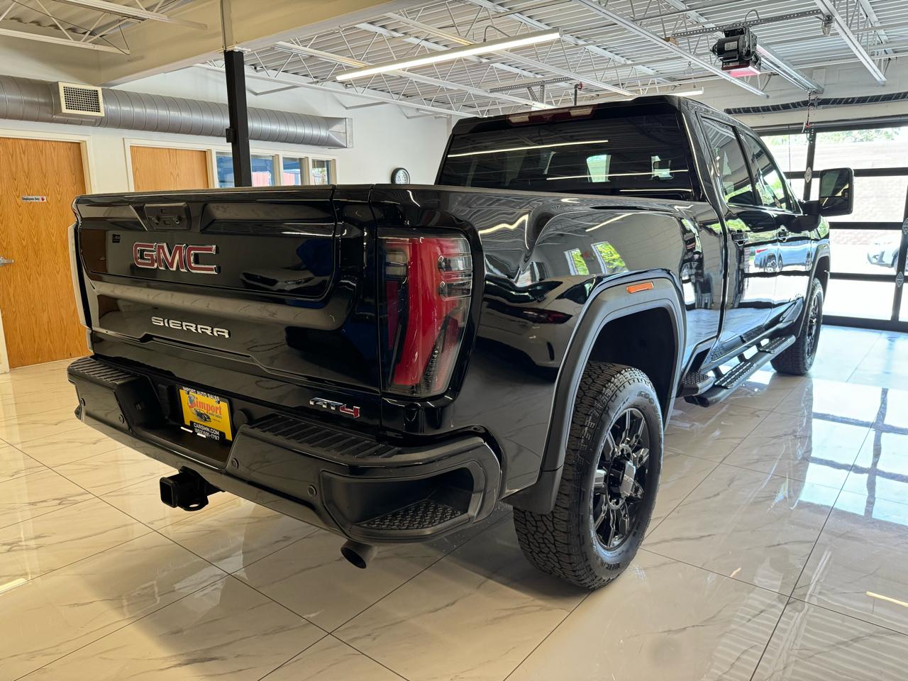 GMC Sierra 2500HD 4WD Crew Cab 159" AT4 2024