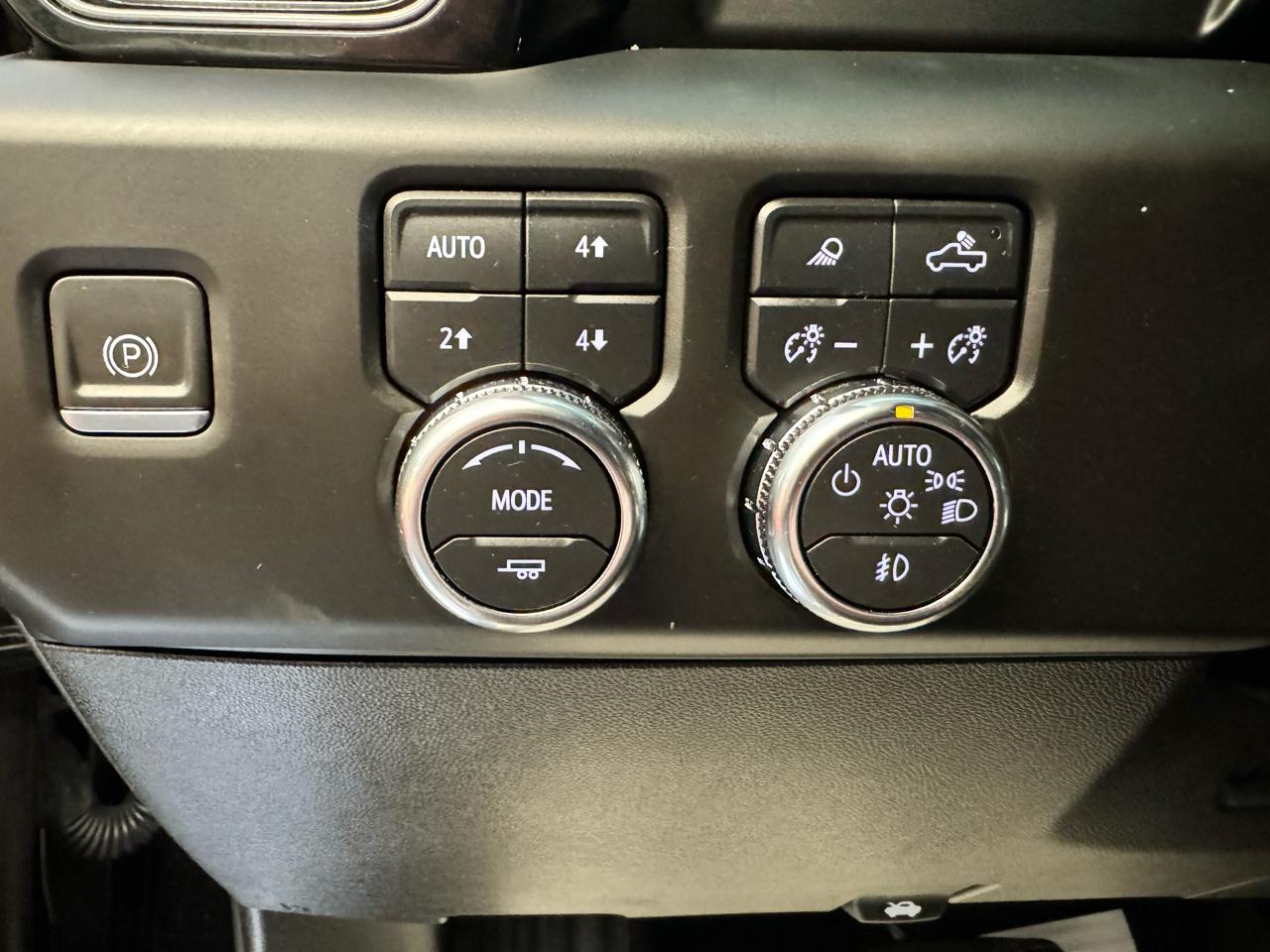 GMC Sierra 2500HD 4WD Crew Cab 159" AT4 2024