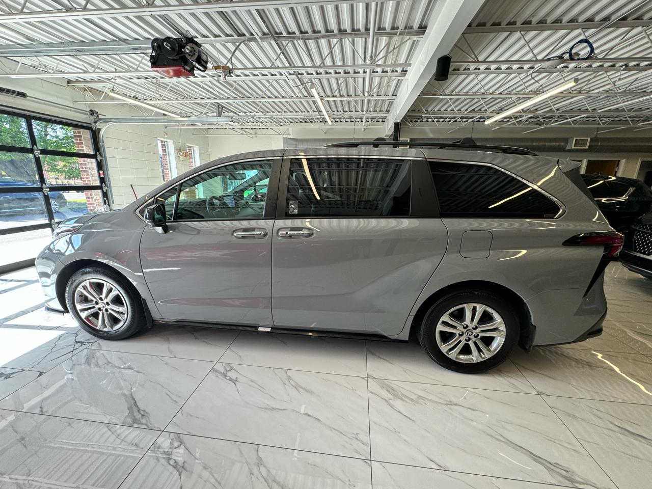 Toyota Sienna XSE AWD 7-Passenger (Natl) 2023