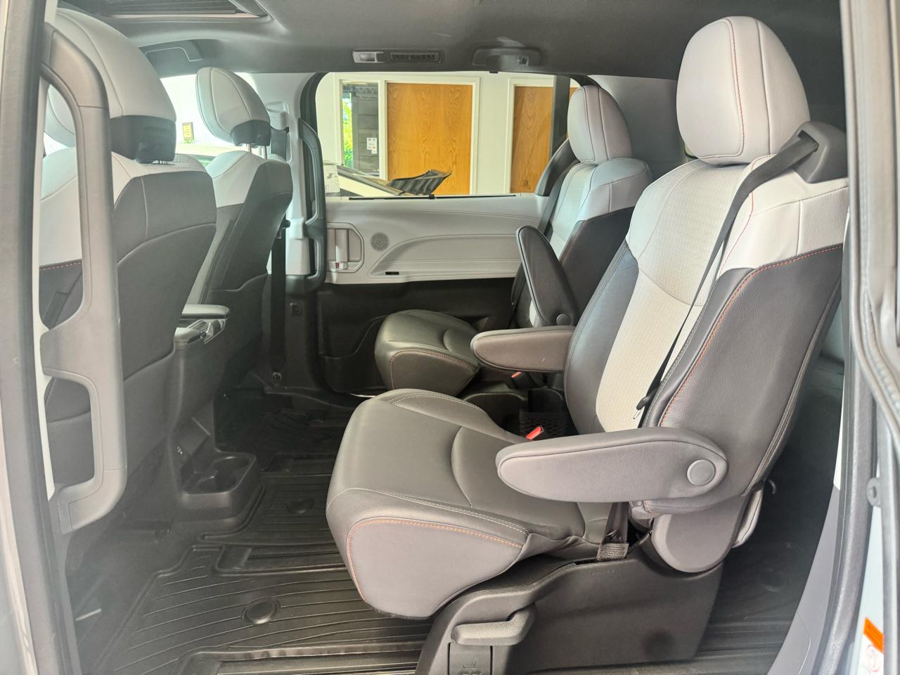 Toyota Sienna XSE AWD 7-Passenger (Natl) 2023