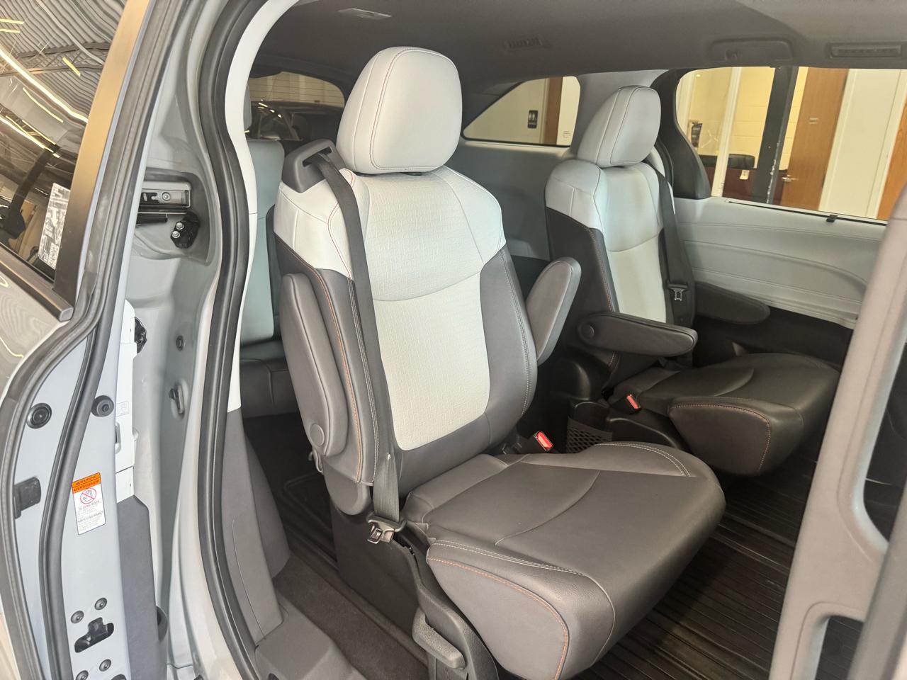 Toyota Sienna XSE AWD 7-Passenger (Natl) 2023