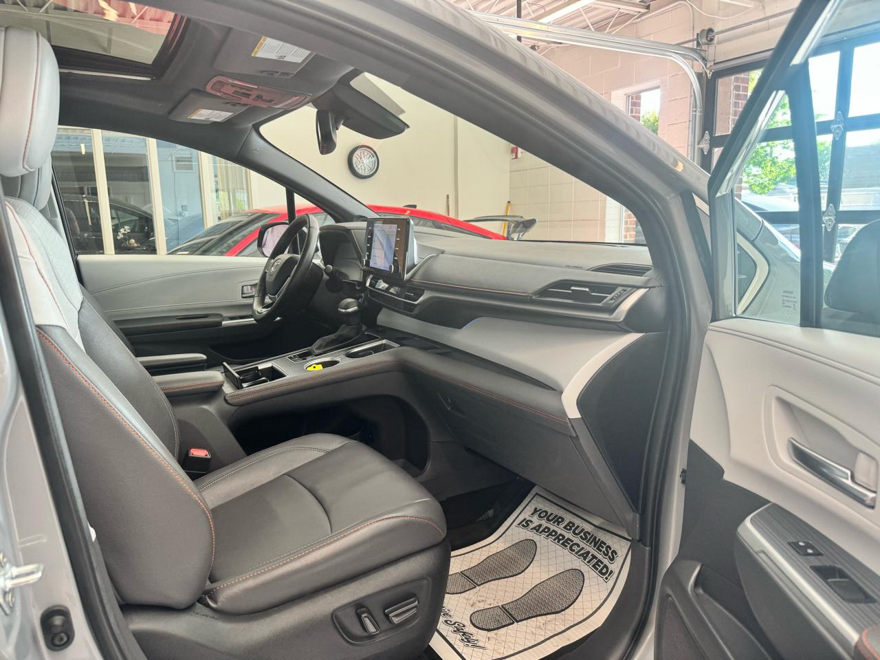 Toyota Sienna XSE AWD 7-Passenger (Natl) 2023