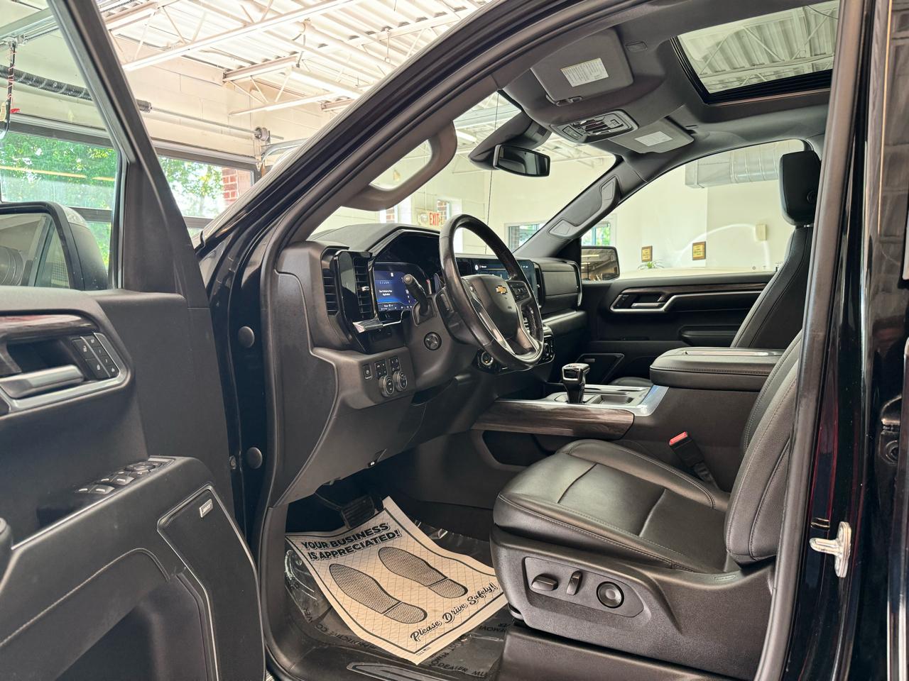 Chevrolet Silverado 1500 4WD Crew Cab 147" LTZ 2022