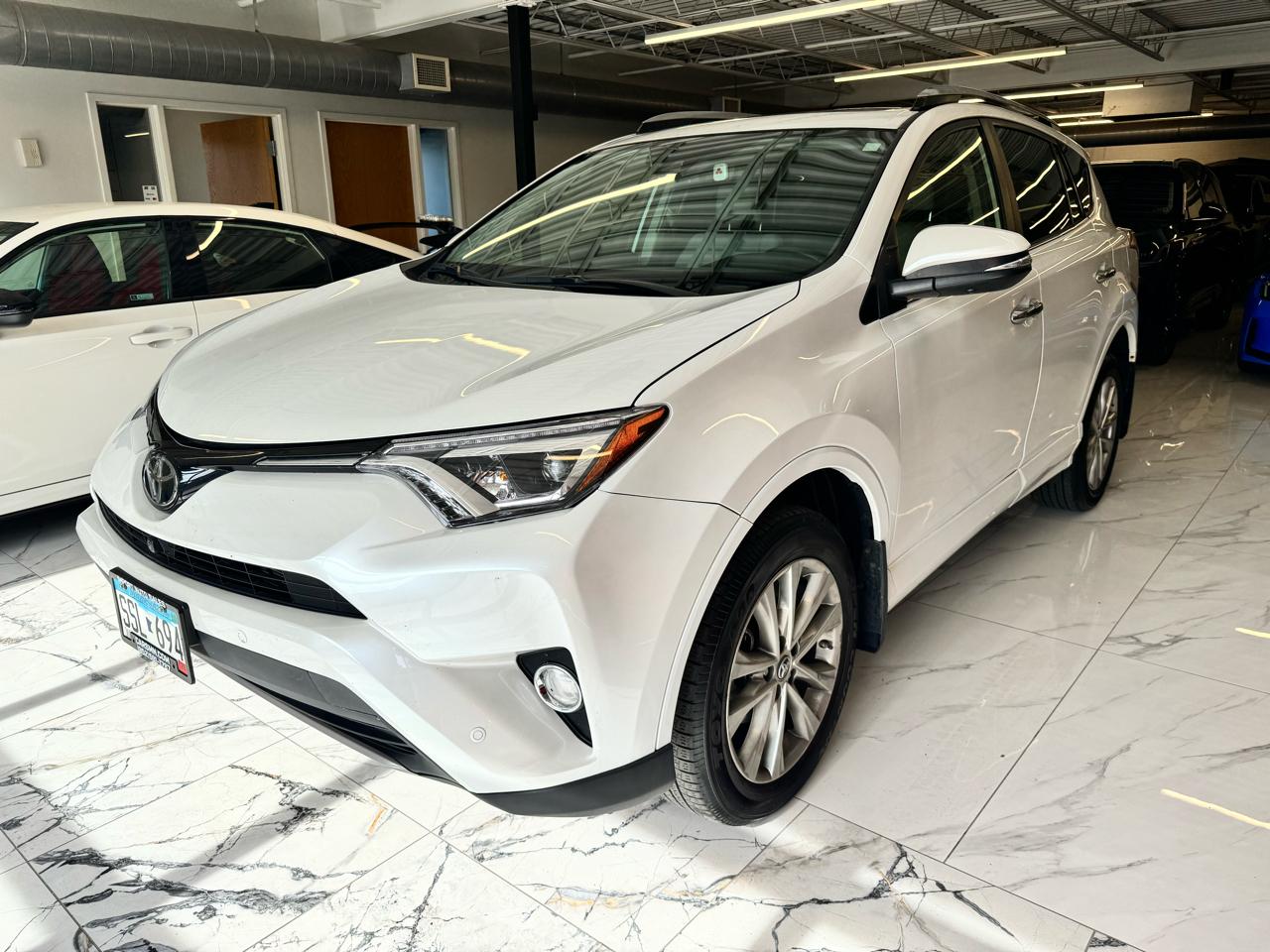 Toyota RAV4 Limited AWD (Natl) 2017