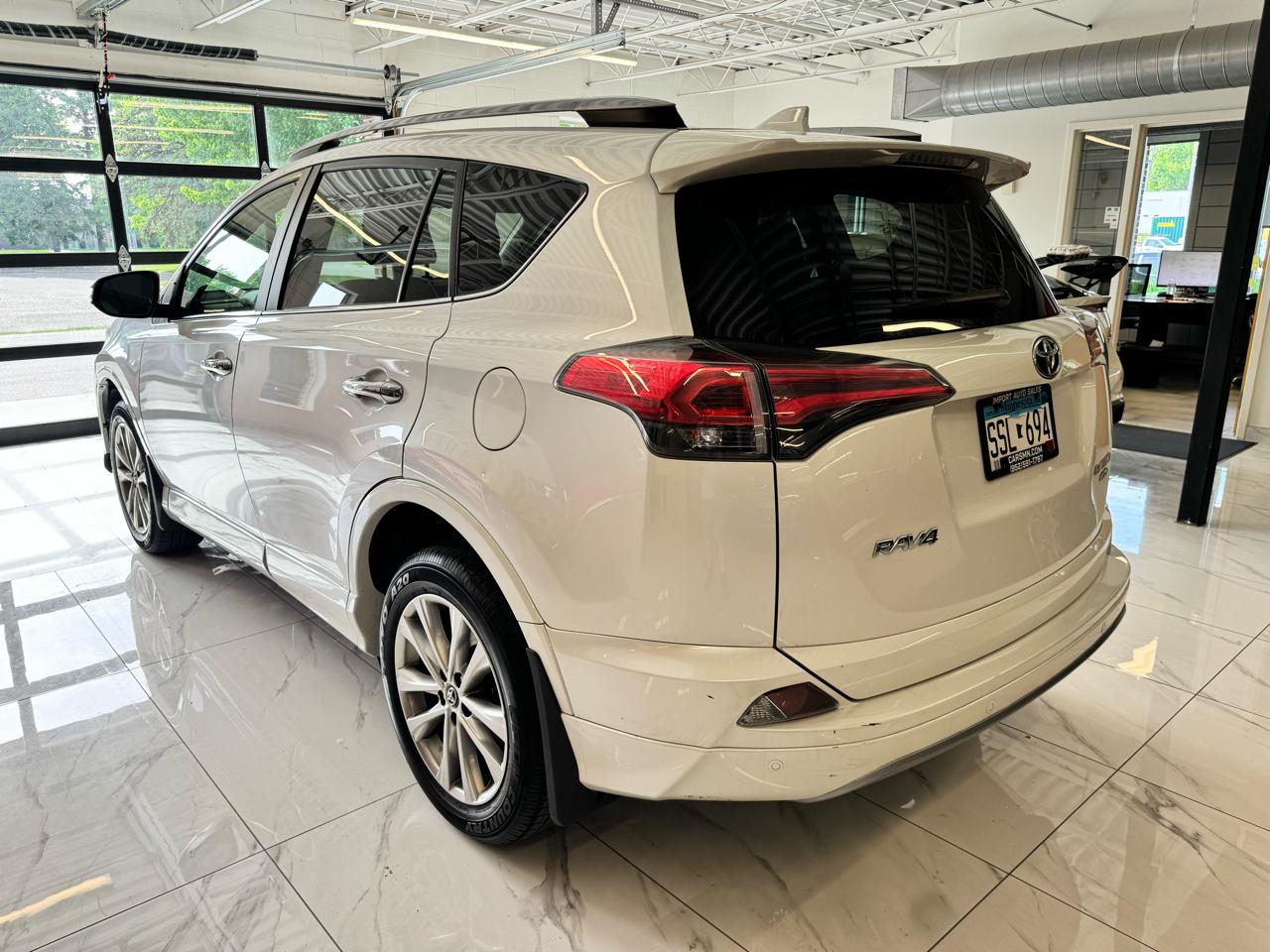 Toyota RAV4 Limited AWD (Natl) 2017