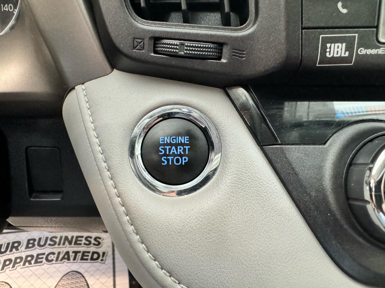 Toyota RAV4 Limited AWD (Natl) 2017